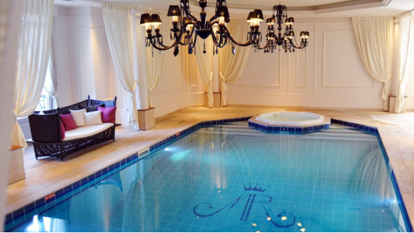 怎么選擇泳池設備？選擇泳池設備的幾個好方法