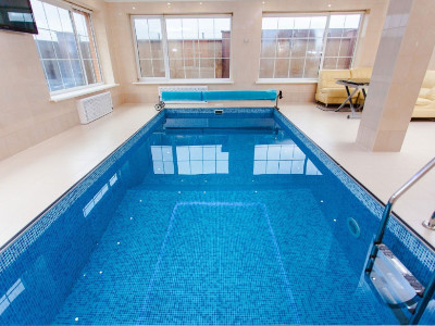 建一個室外游泳池都需要哪些設備？