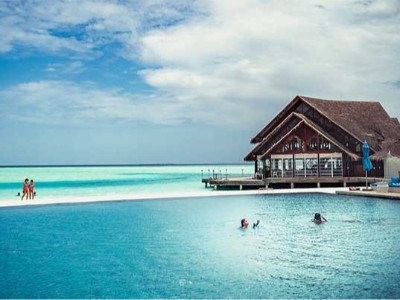 如何在低溫季節保持泳池的恒溫？